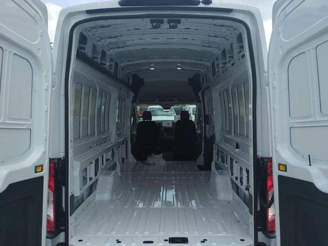 Photo of 2025 Oxford White Ford Transit-350