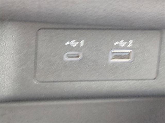 Photo of 2023 White Nissan Rogue