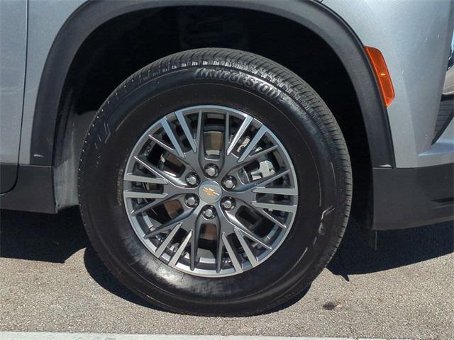 Photo of 2025 Sterling Gray Metallic Chevrolet Traverse