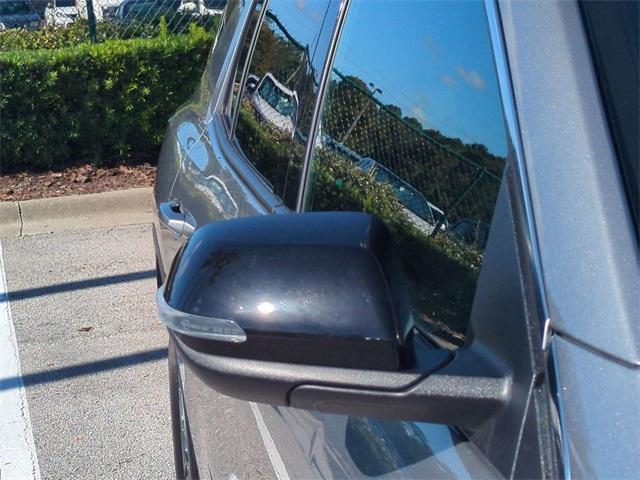 Photo of 2025 Sterling Gray Metallic Chevrolet Traverse