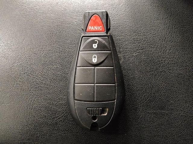 Photo of 2020 Diamond Black Crystal Pearlcoat Jeep Cherokee