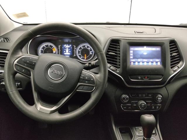Photo of 2020 Diamond Black Crystal Pearlcoat Jeep Cherokee