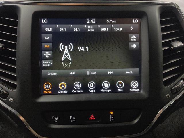 Photo of 2023 Bright White Clearcoat Jeep Cherokee