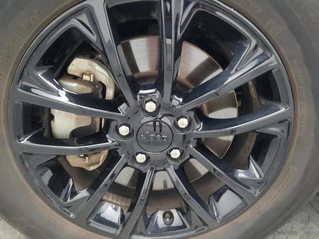 Photo of 2023 Bright White Clearcoat Jeep Cherokee