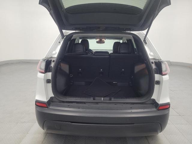 Photo of 2023 Bright White Clearcoat Jeep Cherokee