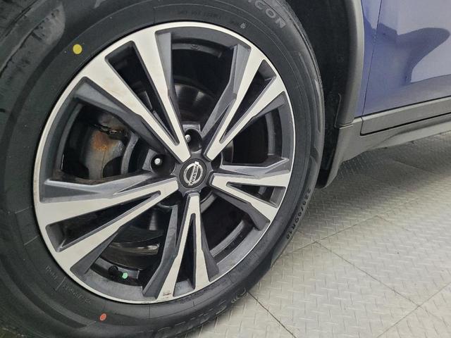 Photo of 2020 Caspian Blue Metallic Nissan Rogue