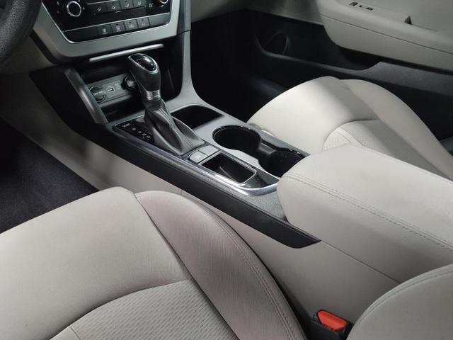 Photo of 2017 Quartz White Pearl Hyundai SONATA