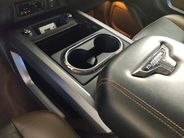 Photo of 2018 Magnetic Black Nissan Titan