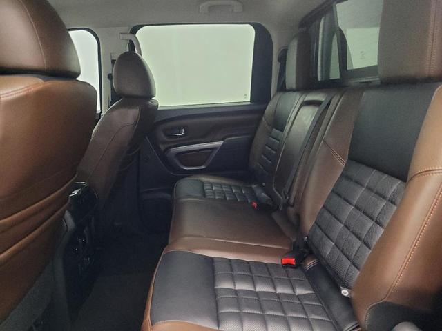Photo of 2018 Magnetic Black Nissan Titan
