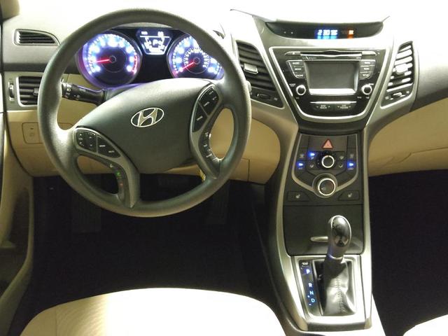 Photo of 2014 Pearl White Hyundai ELANTRA