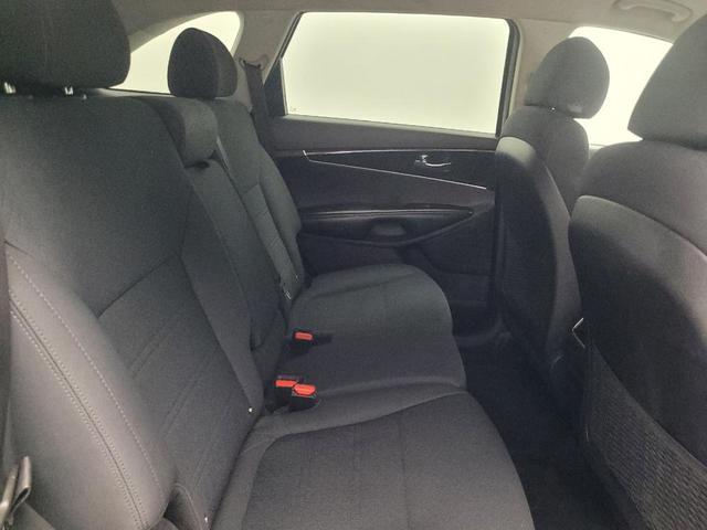 Photo of 2018 Titanium Silver Kia Sorento