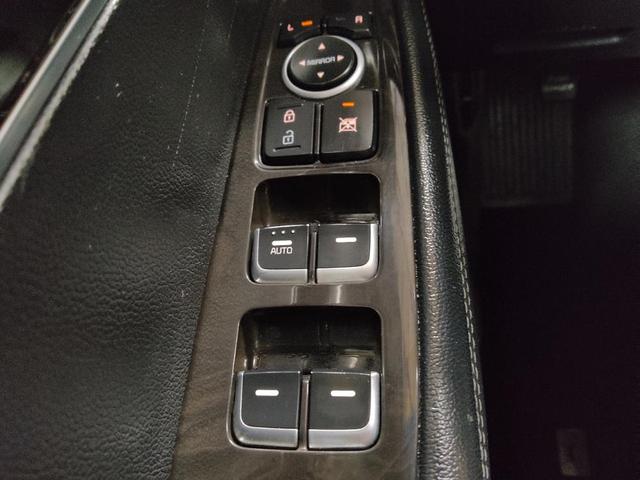 Photo of 2018 Titanium Silver Kia Sorento