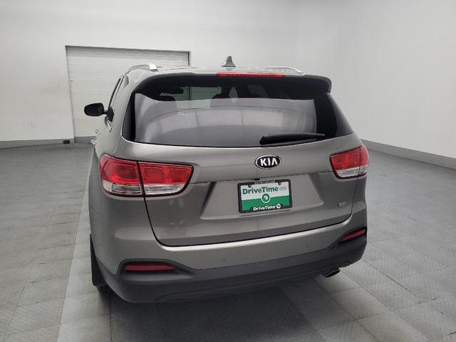 Photo of 2018 Titanium Silver Kia Sorento