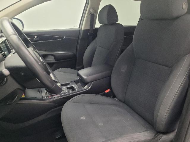 Photo of 2018 Titanium Silver Kia Sorento
