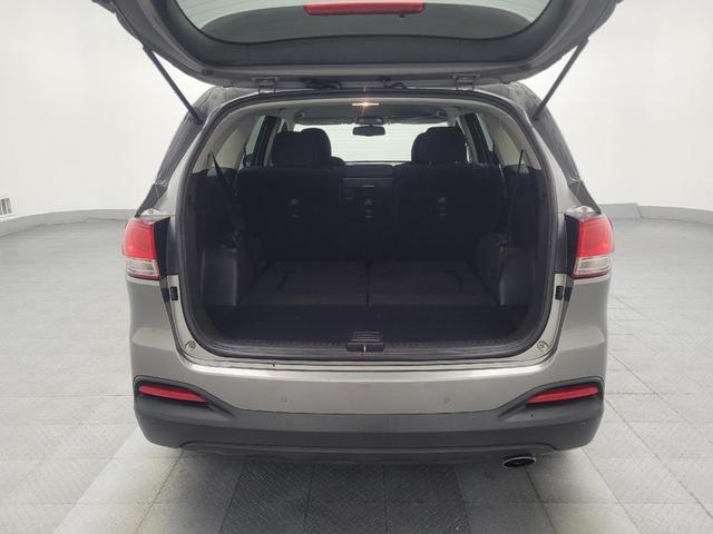 Photo of 2018 Titanium Silver Kia Sorento