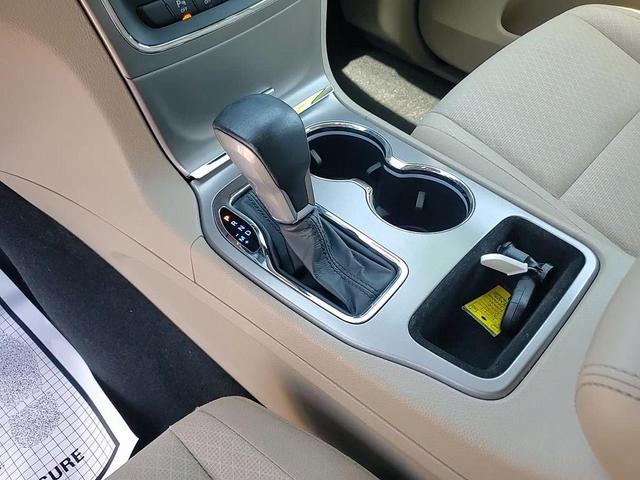 Photo of 2021 Bright White Clearcoat Jeep Grand Cherokee