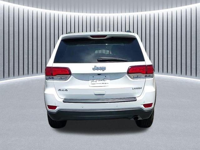 Photo of 2021 Bright White Clearcoat Jeep Grand Cherokee