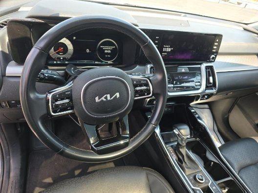 Photo of 2023 Wolf Gray Kia Sorento