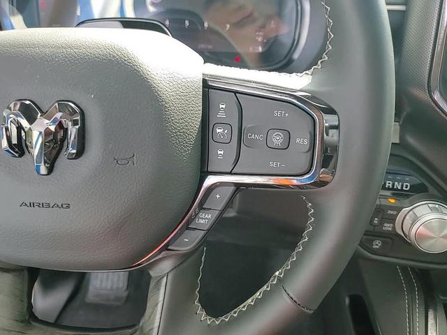 Photo of 2025 Ivory White Tri-Coat Pearlcoat RAM 1500