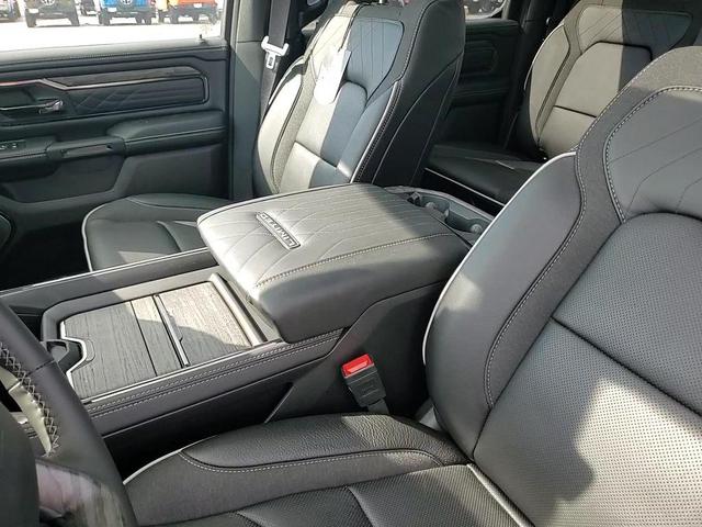 Photo of 2025 Ivory White Tri-Coat Pearlcoat RAM 1500