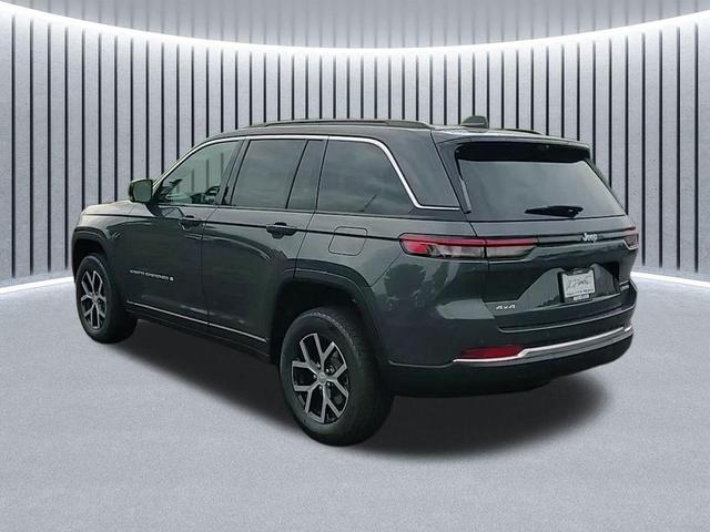 Photo of 2025 Baltic Gray Metallic Clearcoat Jeep Grand Cherokee