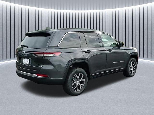 Photo of 2025 Baltic Gray Metallic Clearcoat Jeep Grand Cherokee