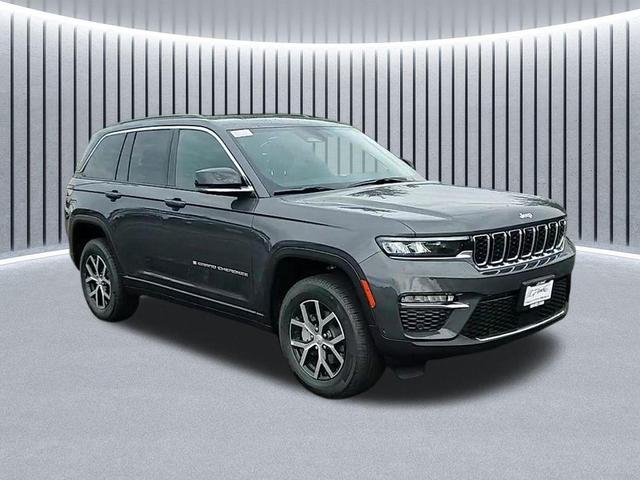 Photo of 2025 Baltic Gray Metallic Clearcoat Jeep Grand Cherokee