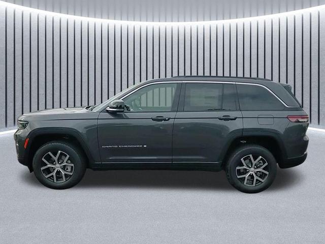 Photo of 2025 Baltic Gray Metallic Clearcoat Jeep Grand Cherokee