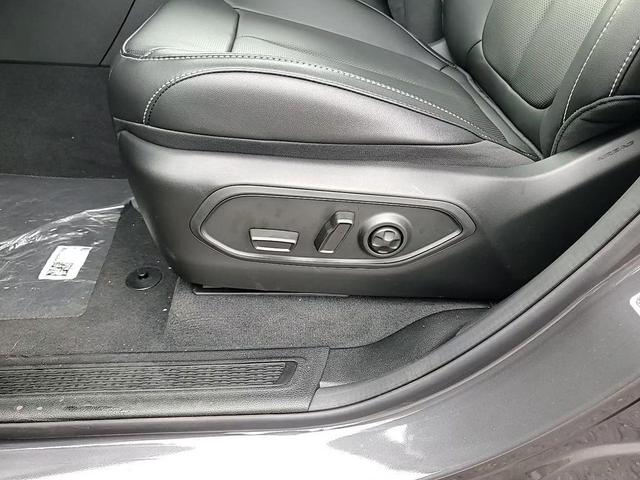 Photo of 2025 Baltic Gray Metallic Clearcoat Jeep Grand Cherokee