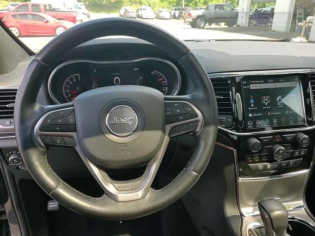 Photo of 2021 Diamond Black Crystal Pearlcoat Jeep Grand Cherokee