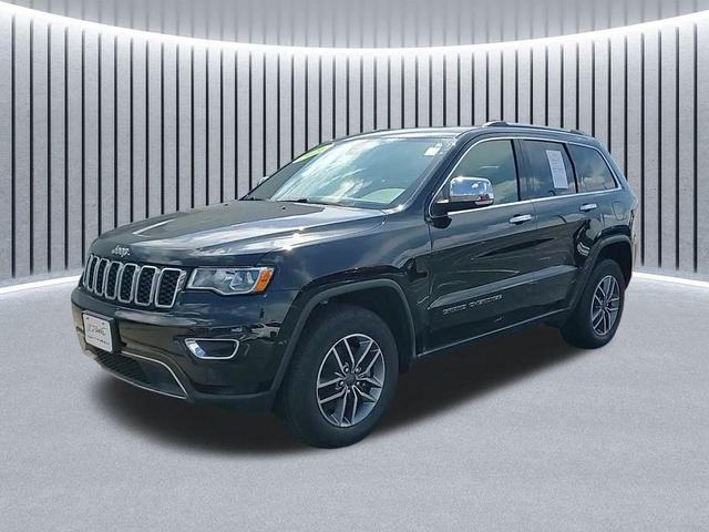 Photo of 2021 Diamond Black Crystal Pearlcoat Jeep Grand Cherokee