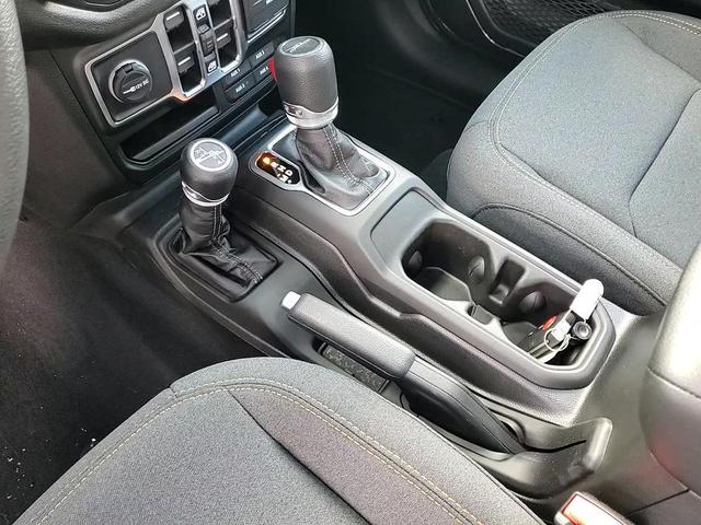 Photo of 2025 Granite Crystal Metallic Clearcoat Jeep Gladiator
