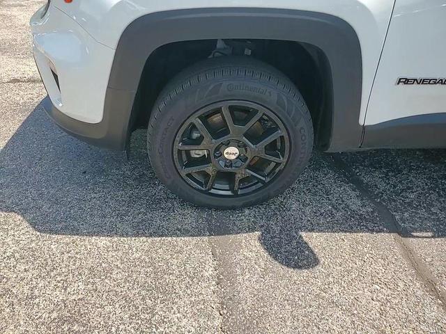 Photo of 2023 Alpine White Clearcoat Jeep Renegade