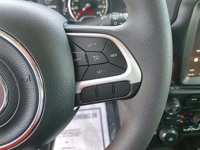 Photo of 2023 Alpine White Clearcoat Jeep Renegade