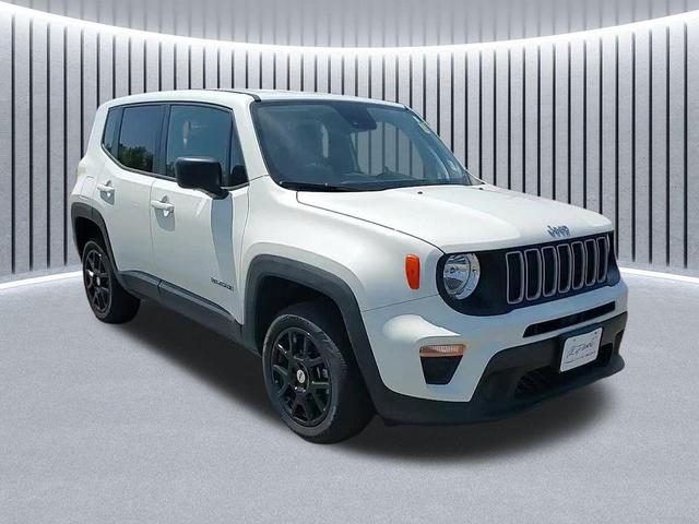 Photo of 2023 Alpine White Clearcoat Jeep Renegade