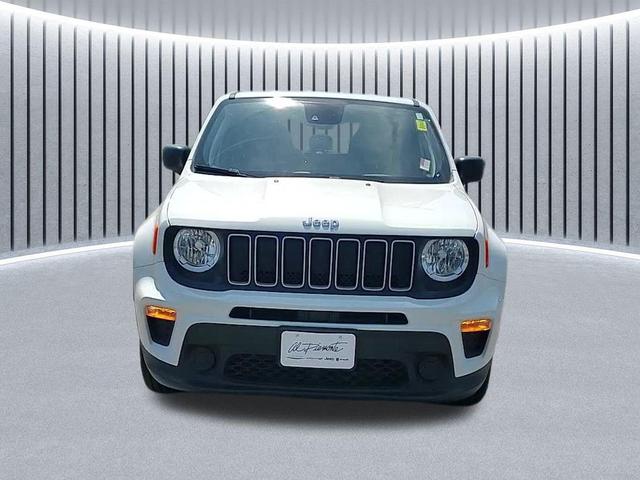 Photo of 2023 Alpine White Clearcoat Jeep Renegade