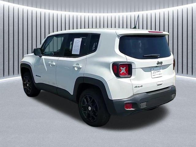 Photo of 2023 Alpine White Clearcoat Jeep Renegade
