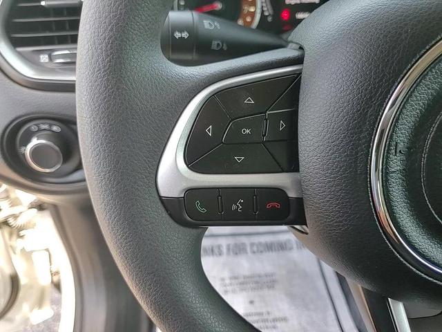 Photo of 2023 Alpine White Clearcoat Jeep Renegade