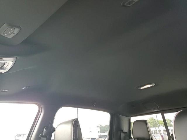 Photo of 2025 Ivory White Tri-Coat Pearlcoat RAM 1500