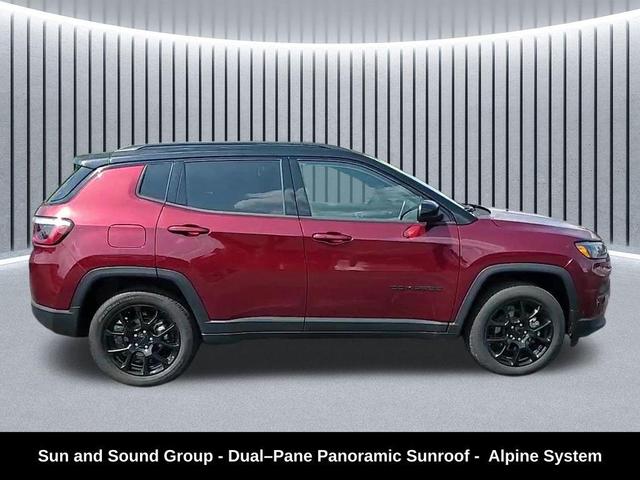 Photo of 2022 Velvet Red Pearlcoat Jeep Compass