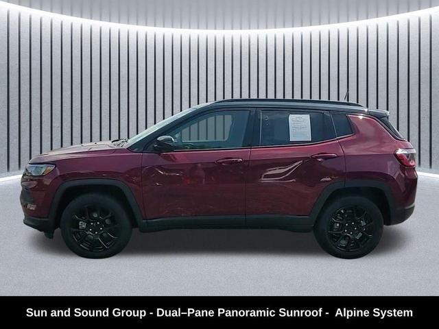 Photo of 2022 Velvet Red Pearlcoat Jeep Compass