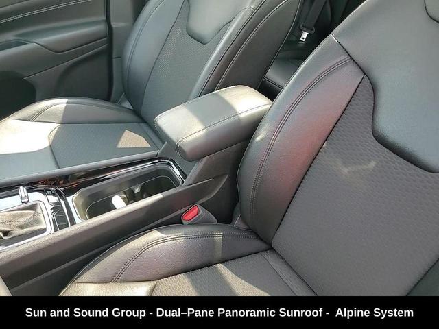 Photo of 2022 Velvet Red Pearlcoat Jeep Compass