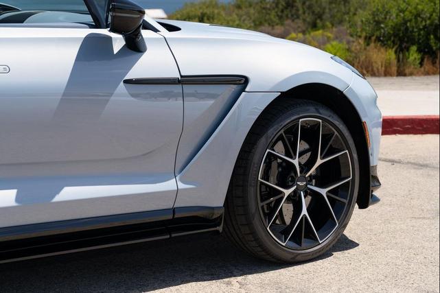 Photo of 2025 Blue Aston Martin DBX