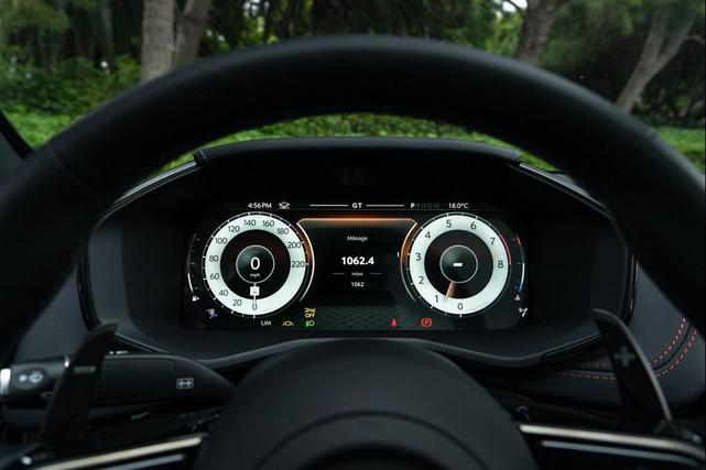 Photo of 2025 Satin Aston Martin DBX