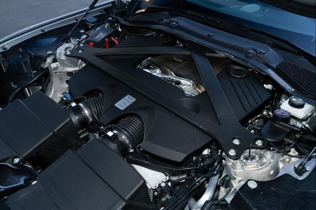 Photo of 2025 Silver Aston Martin Vantage