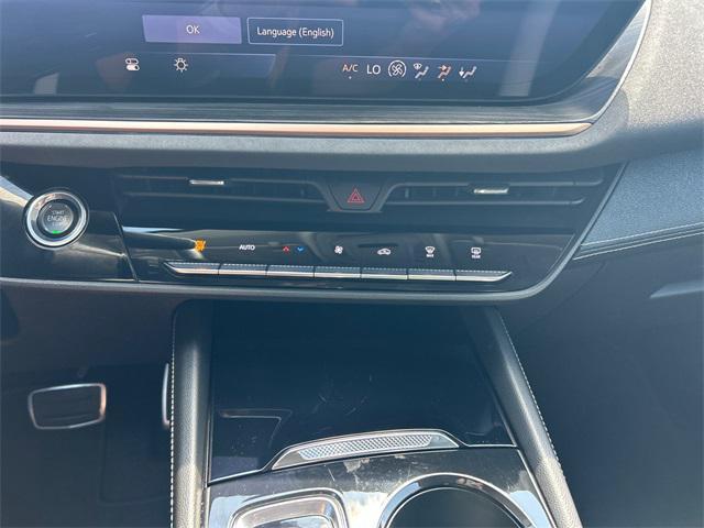 Photo of 2024 Summit White Buick Envision