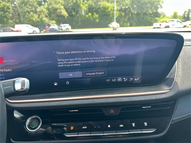 Photo of 2024 Summit White Buick Envision