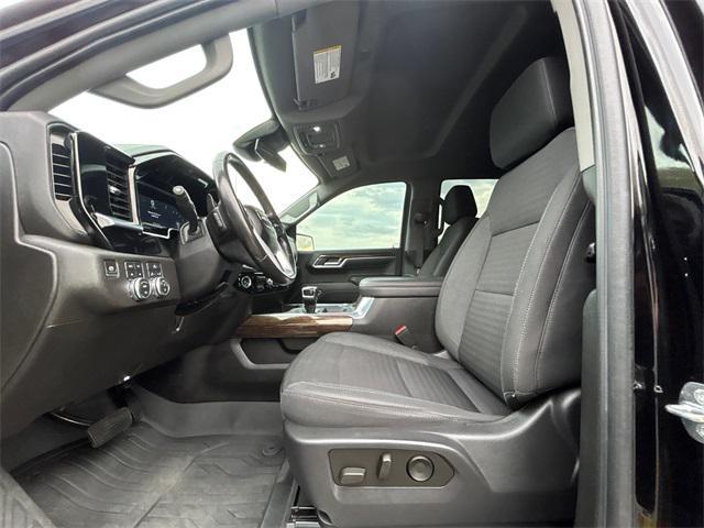 Photo of 2022 Onyx Black GMC Sierra 1500