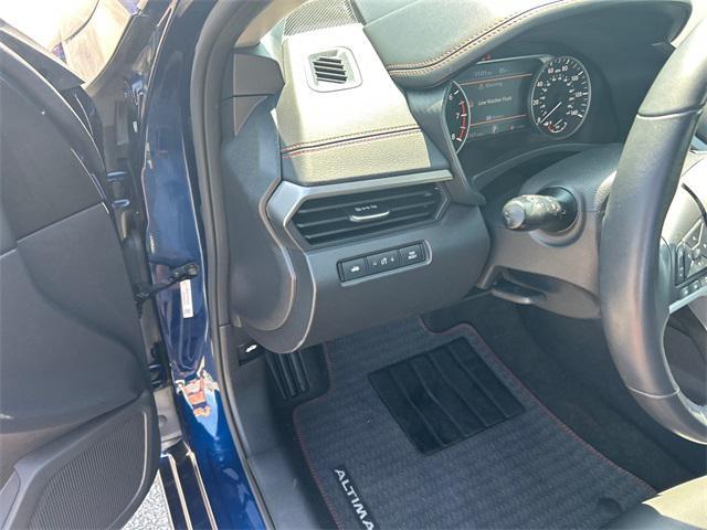 Photo of 2022 Deep Blue Pearl Nissan Altima