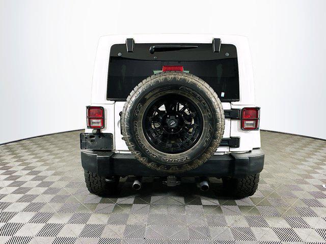 Photo of 2012 Bright White Jeep Wrangler Unlimited